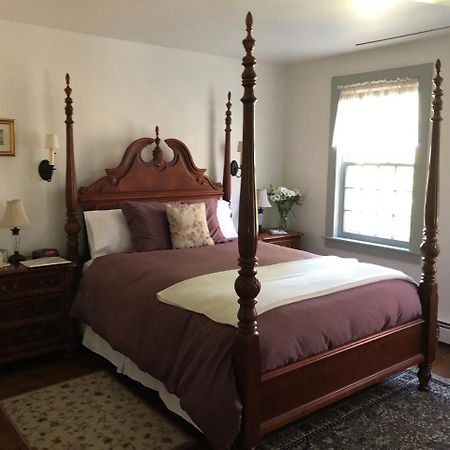 Riverwind Inn Bed And Breakfast Deep River Exteriér fotografie